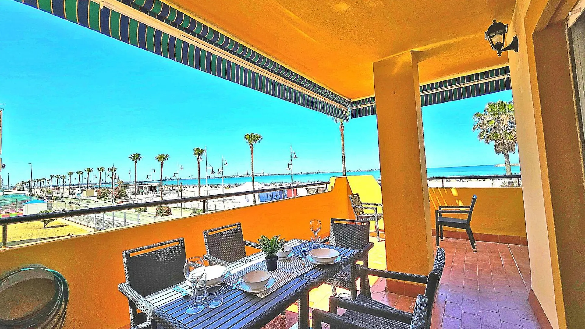 Beachfront Duplex 1ª Linea & Terraces Oceanfront El Puerto de Santa María